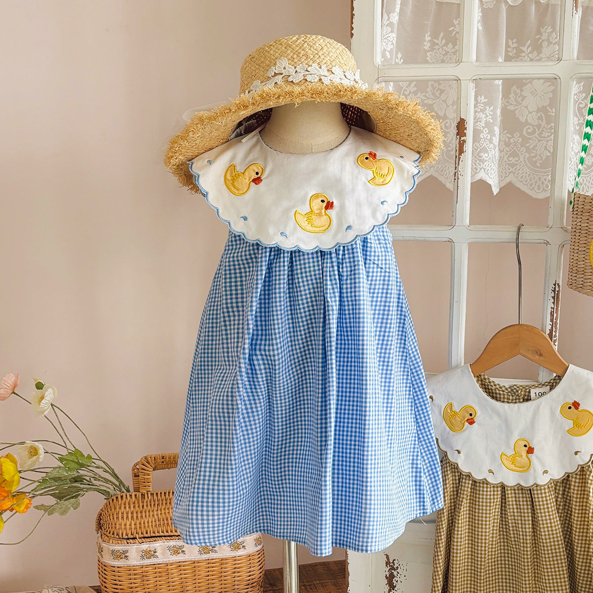Summer Arrival Baby Kids Girls Sleeveless Ducks Pattern Embroidered Plaid Dress